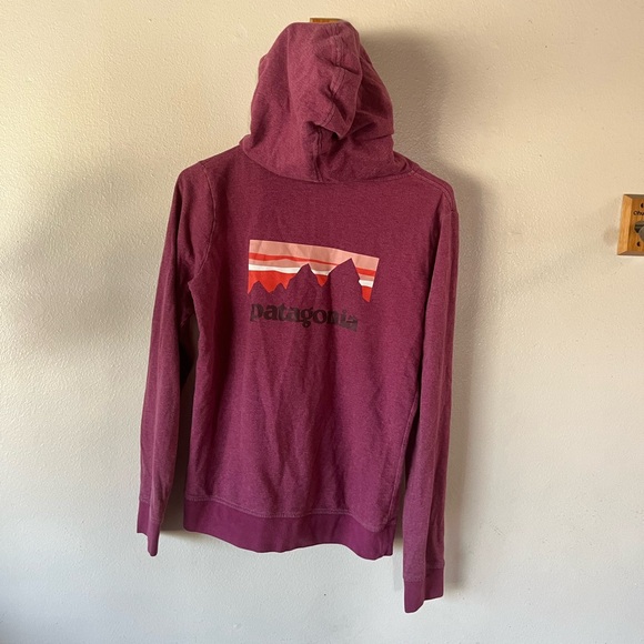Maroon Patagonia Zip Up - Picture 2 of 3